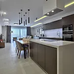Sea Front Spacious Valletta Views * Sliema