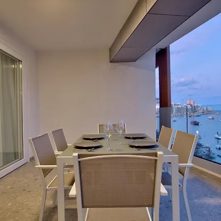 Sea Front Spacious Valletta Views * Sliema