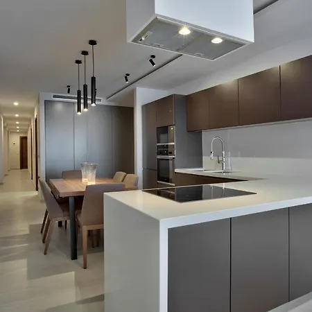 Sea Front Spacious Valletta Views *