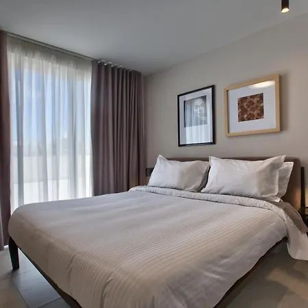 Sea Front Spacious Valletta Views Apartament