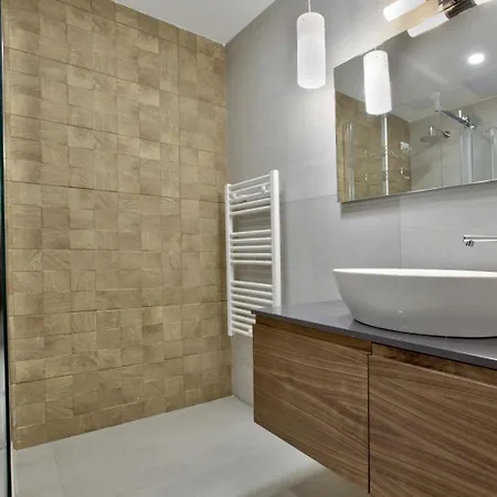 Sea Front Spacious Valletta Views Apartamento *