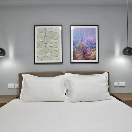 Sea Front Spacious Valletta Views Apartamento *