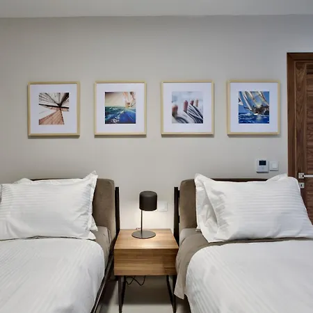 Sea Front Spacious Valletta Views