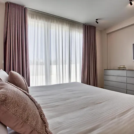 Sea Front Spacious Valletta Views *