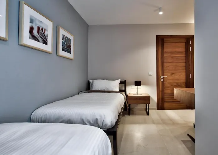 Sea Front Spacious Valletta Views 公寓