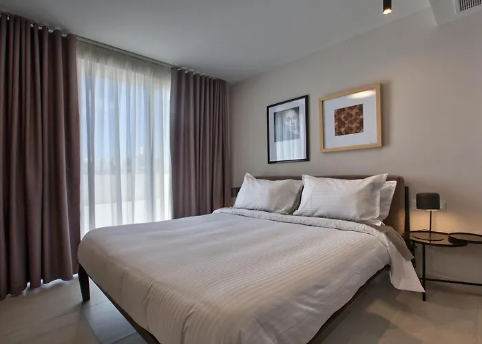 Sea Front Spacious Valletta Views 公寓