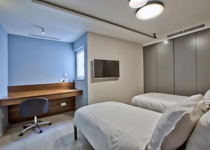 Sea Front Spacious Valletta Views 公寓 斯利马