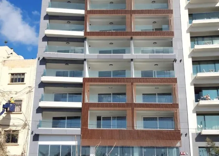 Sea Front Spacious Valletta Views *