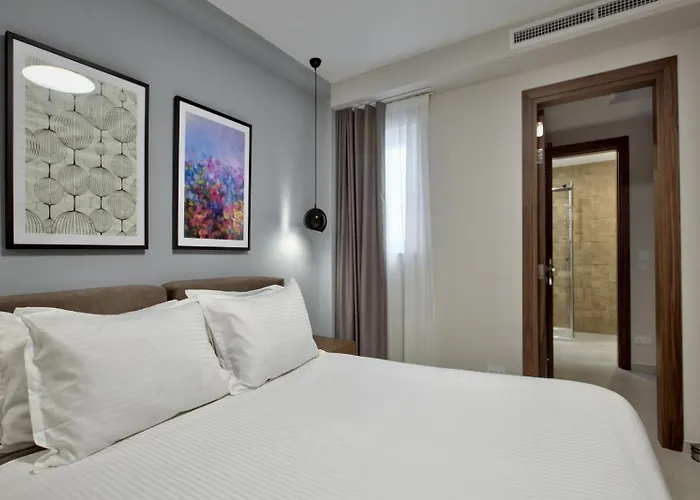 Sea Front Spacious Valletta Views 斯利马